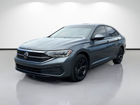 Used 2024 Volkswagen Jetta SE FWD image 7
