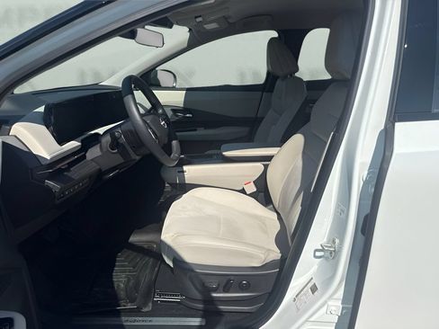 Used 2024 Nissan Ariya AWD image 7