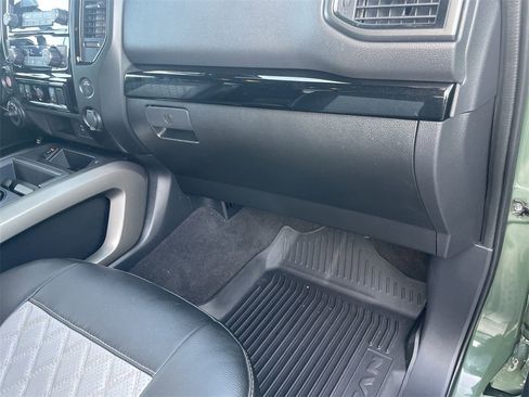 Used 2024 Nissan Titan SV w/ SV Bronze Edition Package image 33