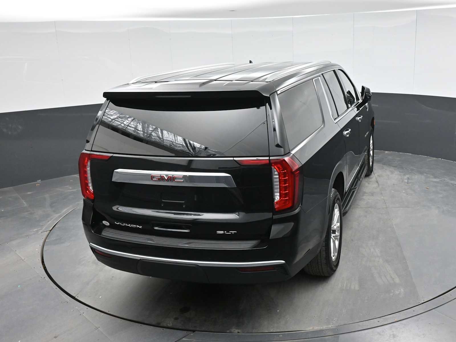 Used 2024 GMC Yukon XL SLT w/ SLT Luxury Package AWD/4WD image 36