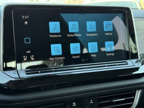Used 2025 Volkswagen Atlas SE AWD/4WD image 16