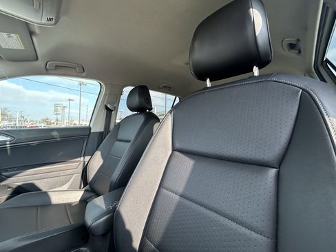 Used 2019 Volkswagen Tiguan SE image 15