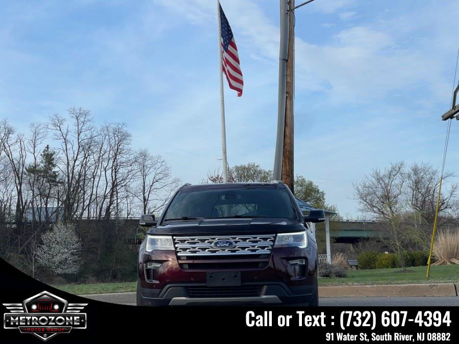 Used 2018 Ford Explorer XLT w/ Equipment Group 202A AWD/4WD image 22