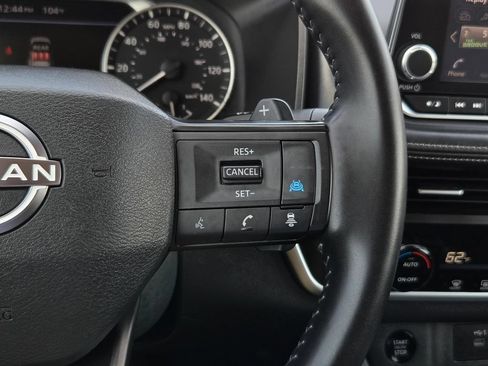 Used 2025 Nissan Rogue SV FWD image 26