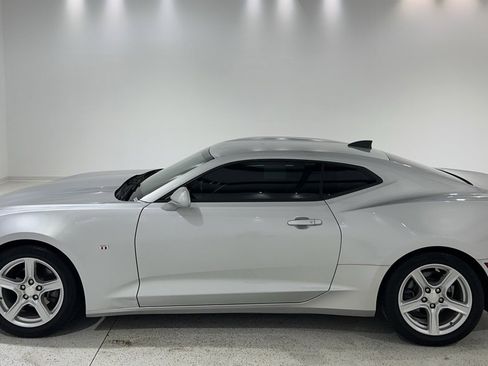 Used 2018 Chevrolet Camaro LT image 2