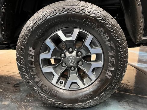 Used 2022 Toyota Tacoma SR image 24