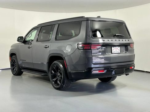 Used 2023 Jeep Wagoneer Series II AWD/4WD image 5
