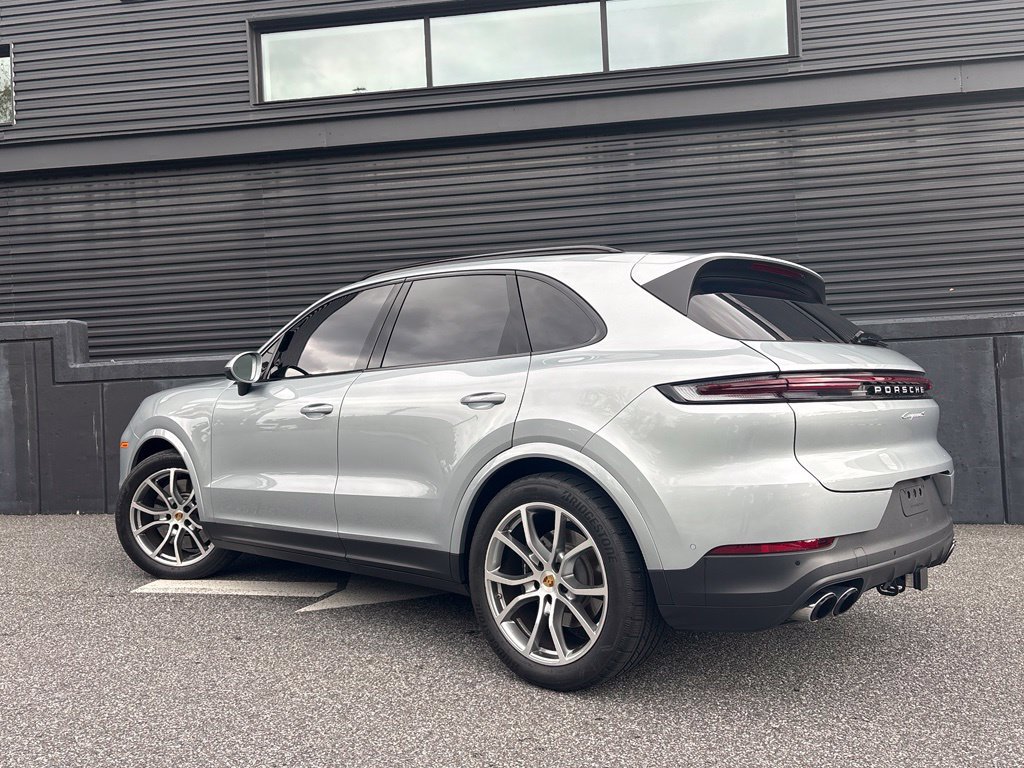Certified 2024 Porsche Cayenne S AWD/4WD image 3