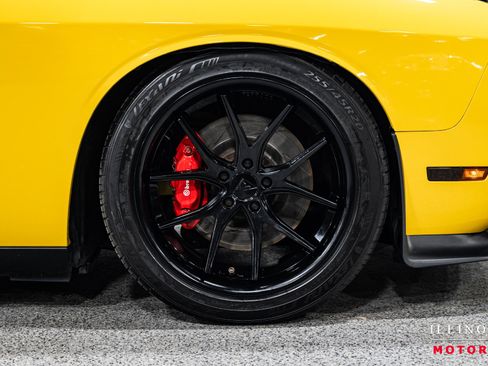 Used 2010 Dodge Challenger SRT8 w/ Special Edition Group image 15