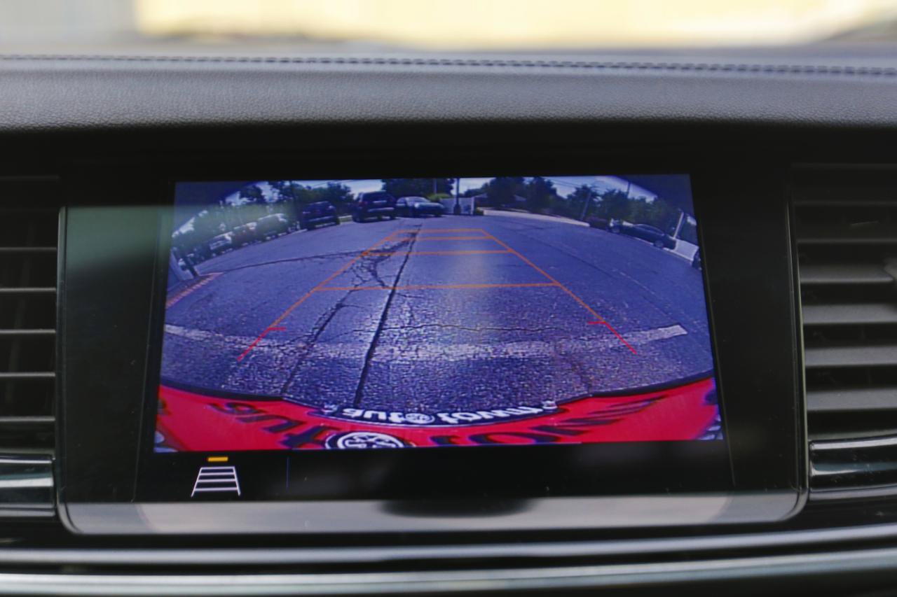 Used 2020 Buick Regal Avenir w/ Driver Confidence Package II FWD image 9