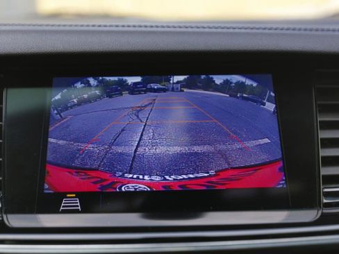 Used 2020 Buick Regal Avenir w/ Driver Confidence Package II FWD image 9