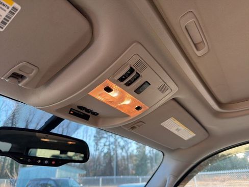 Used 2013 Chevrolet Suburban 2500 LT image 20