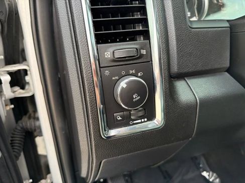 Used 2018 RAM 1500 Laramie w/ Convenience Group AWD/4WD image 21