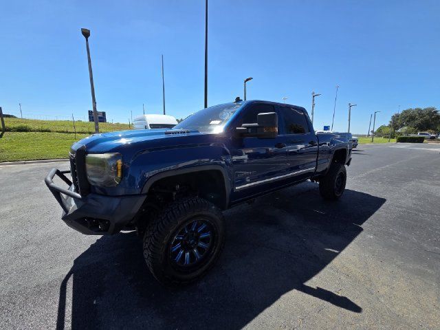 Used 2019 GMC Sierra 2500 SLT w/ Duramax Plus Package AWD/4WD image 9