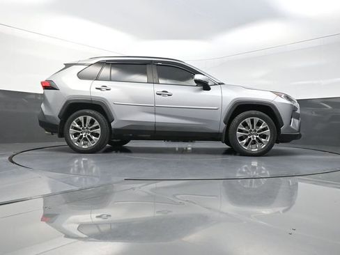 Used 2019 Toyota RAV4 XLE Premium w/ Cold Weather Package AWD/4WD image 41