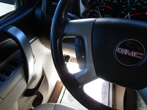 Used 2011 GMC Sierra 1500 SLE w/ Power Tech Package image 12