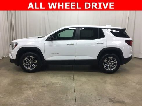 Used 2025 GMC Terrain Elevation image 7