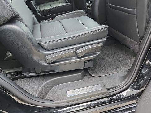 Used 2025 GMC Yukon Denali image 84