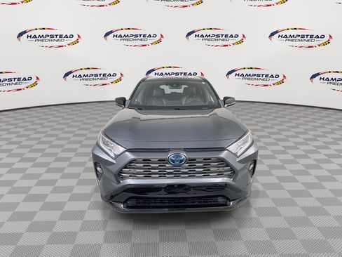 Used 2020 Toyota RAV4 XSE AWD/4WD image 3