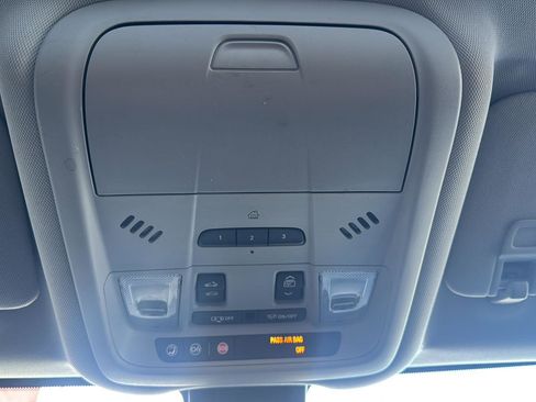 Used 2019 Chevrolet Equinox Premier image 24