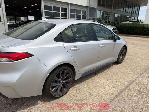 Used 2024 Toyota Corolla SE FWD image 9