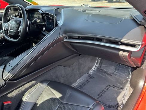 Used 2025 Chevrolet Corvette Stingray Premium Conv w/ 3LT RWD image 11
