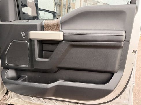 Used 2019 Ford F350 Lariat w/ Lariat Ultimate Package image 23