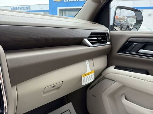 New 2026 GMC Yukon XL Denali w/ Denali Reserve Package AWD/4WD image 25