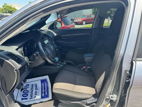 Used 2017 Mitsubishi Outlander Sport LE image 3