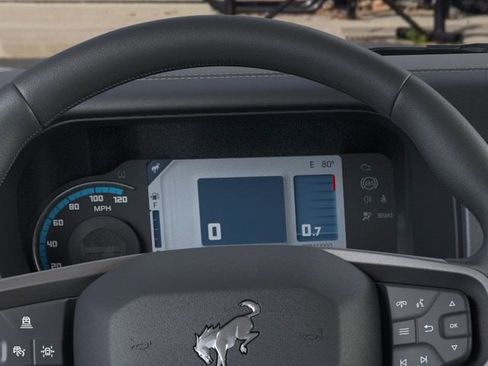 New 2025 Ford Bronco Badlands image 13