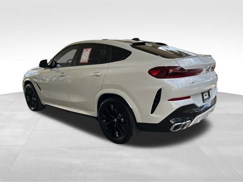 Used 2024 BMW X6 M60i w/ Climate Comfort Package image 4