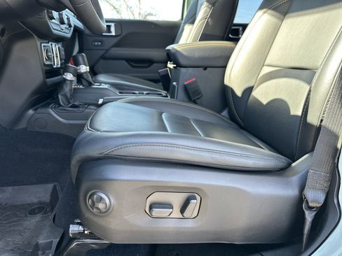 Used 2024 Jeep Wrangler Sahara w/ Technology Group image 11