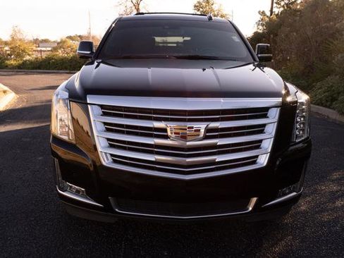 Used 2020 Cadillac Escalade Platinum image 8