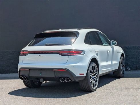 Certified 2025 Porsche Macan image 10