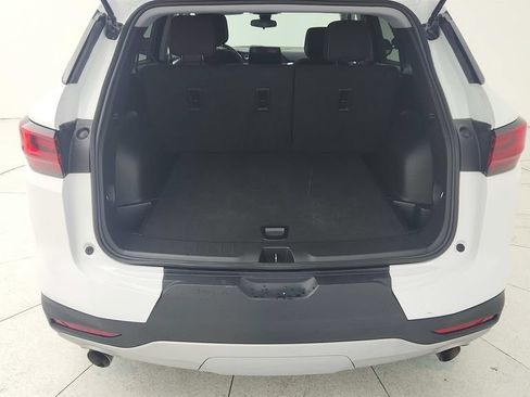 Certified 2025 Chevrolet Blazer LT FWD image 32