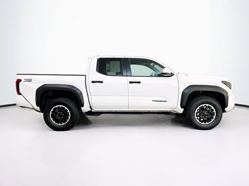 Used 2025 Toyota Tacoma TRD Off-Road image 10