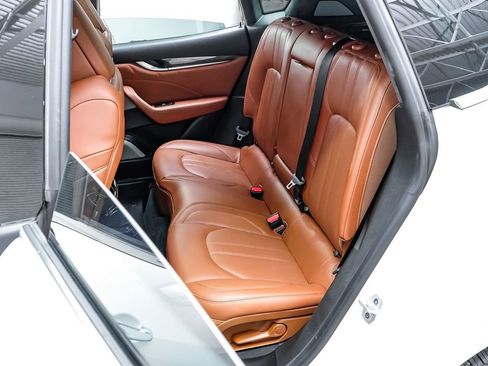 Used 2019 Maserati Levante S GranSport image 34