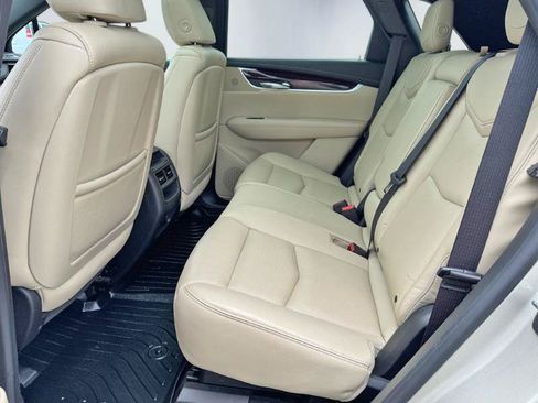Used 2017 Cadillac XT5 Premium Luxury AWD/4WD image 21