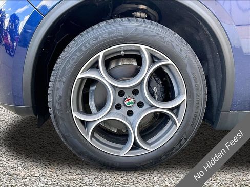 Used 2018 Alfa Romeo Stelvio Sport w/ Quick Order Package 22J Sport AWD/4WD image 9