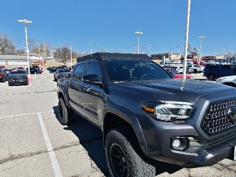 Used 2021 Toyota Tacoma Limited w/ Nightshade Package image 20