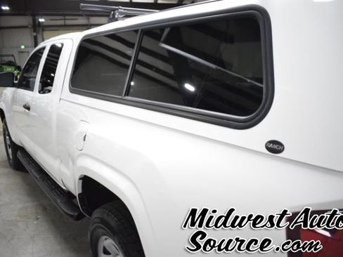 Used 2022 Toyota Tacoma SR RWD image 3
