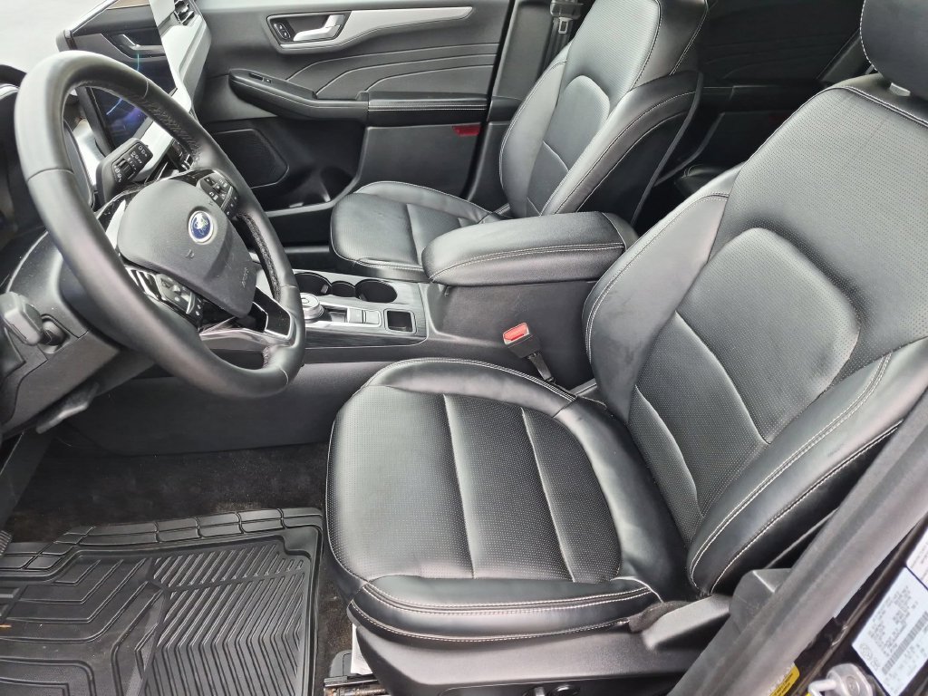 Used 2025 Ford Escape Platinum AWD/4WD image 18