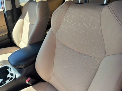 Certified 2021 Toyota RAV4 XLE AWD/4WD image 16