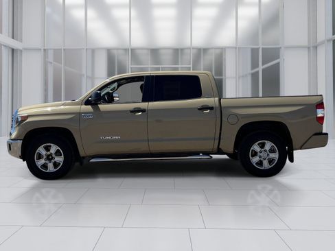 Used 2019 Toyota Tundra SR5 w/ SR5 Convenience Package RWD image 3