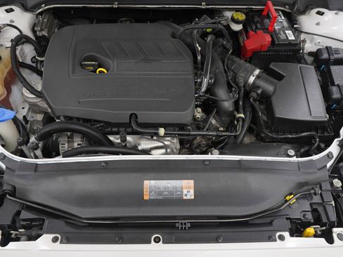 Used 2015 Ford Fusion SE w/ Equipment Group 202A image 30