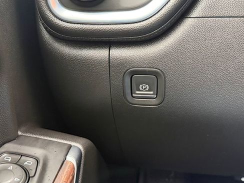 Used 2019 Chevrolet Silverado 1500 High Country image 20