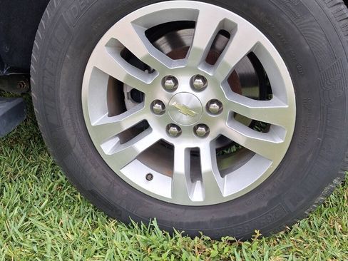 Used 2015 Chevrolet Suburban LT AWD/4WD image 21