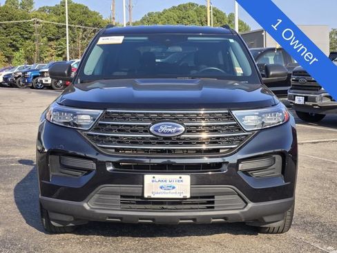 Used 2024 Ford Explorer XLT AWD/4WD image 2
