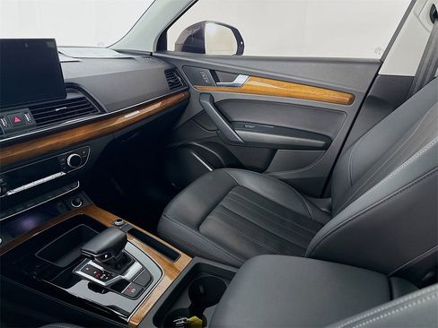 Used 2023 Audi Q5 2.0T Premium w/ Convenience Package image 23