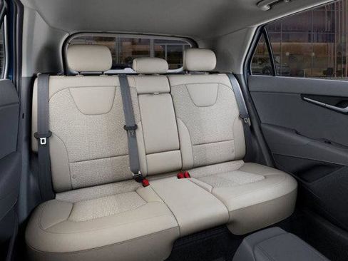 New 2025 Kia Niro EX Touring image 14